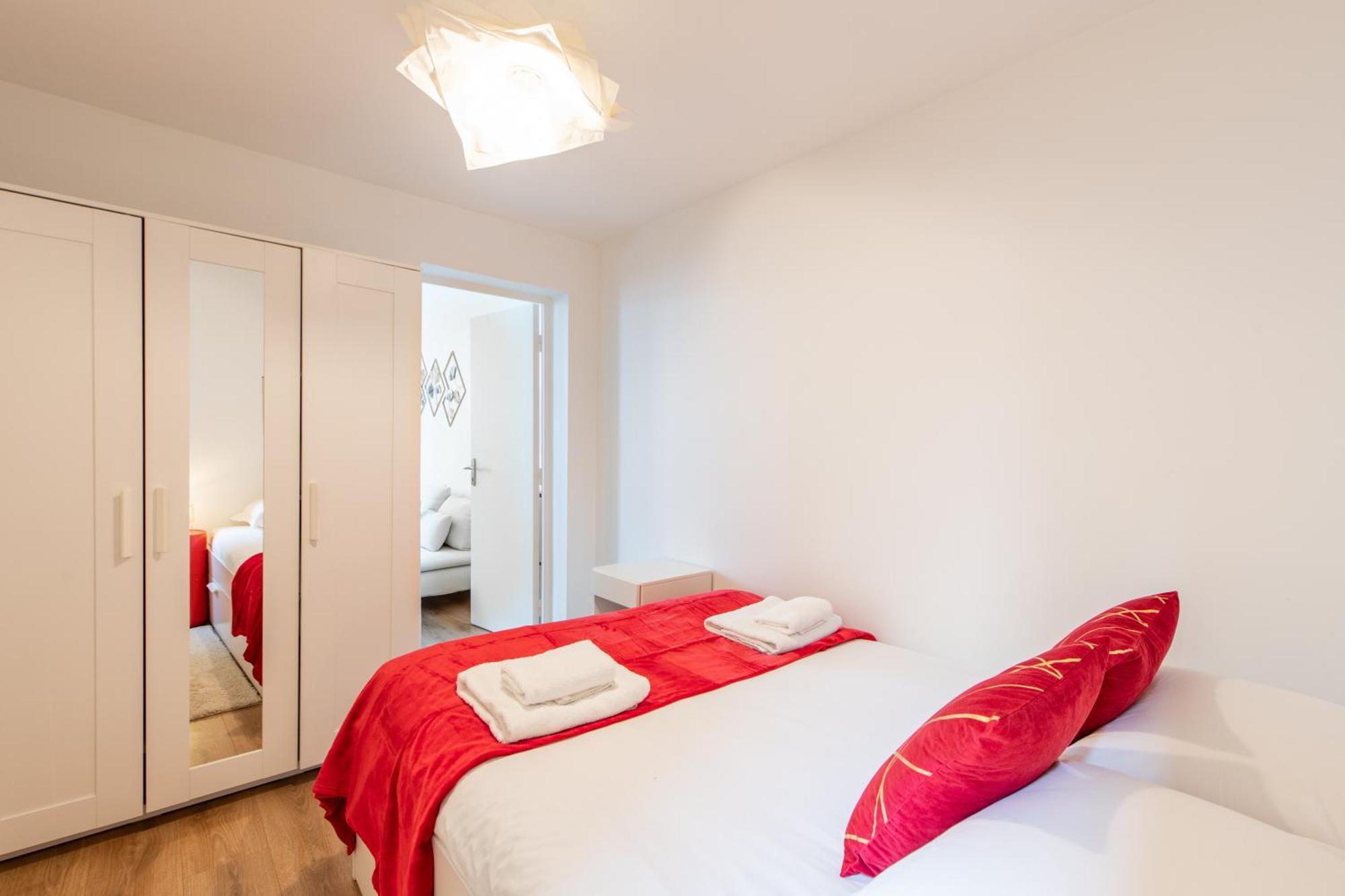 Spacious And Bright 2-Bedroom Large Apartment Very Close To Paris - Near Metro Boulogne-Billancourt Esterno foto